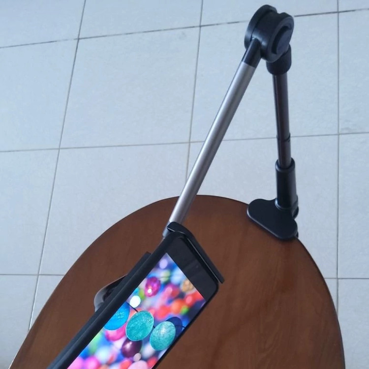 فیلم برداری از محصول از زاویه بالا