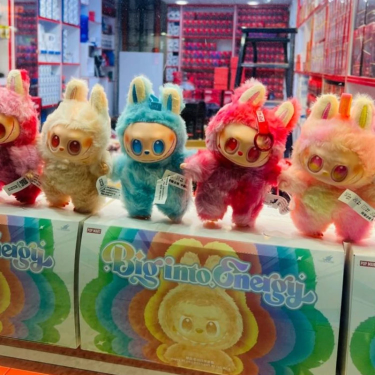 عروسک لبوبو